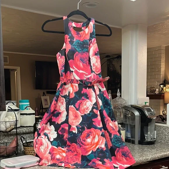 Floral Sleeveless Jumpsuit - Picture 5 of 7